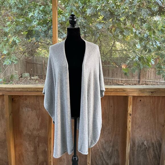 Neiman Marcus Women's Silver 100% Cashmere Shawl Wrap One Size - Picture 2 of 9
